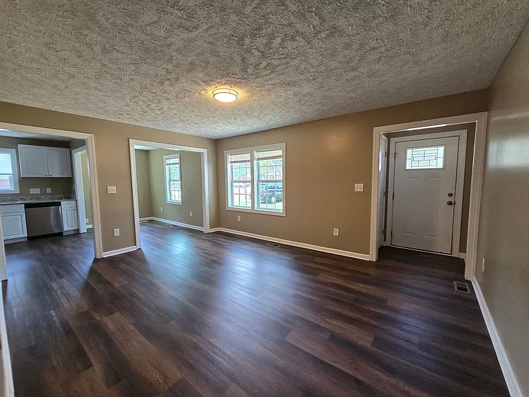 707 Miller Ave — Photo 4