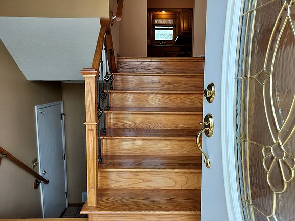the staps from the main door to the main floor