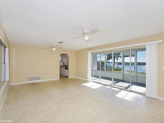 5th image of 10 N Venetian Way