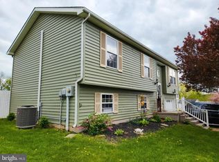 18 Arctic Ave, Hedgesville, WV 25427