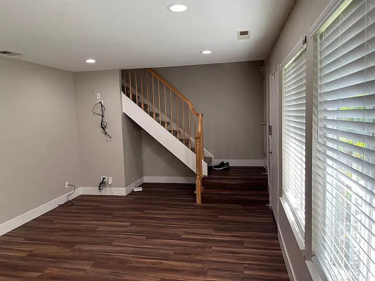 4844 Saginaw Cir — Photo 8
