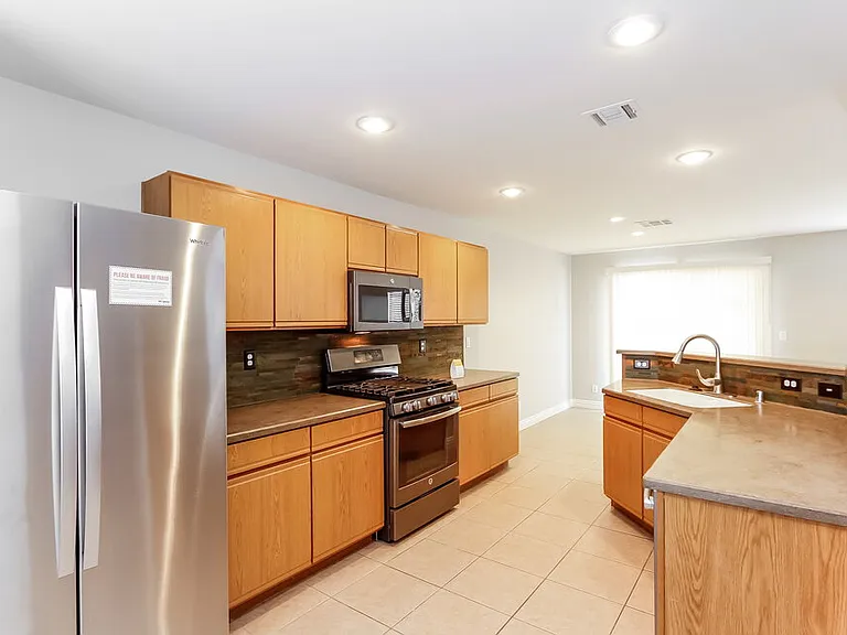 733 Red Bark Ln — Photo 5