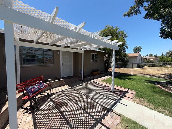 4th image of 1021 Meredith Dr