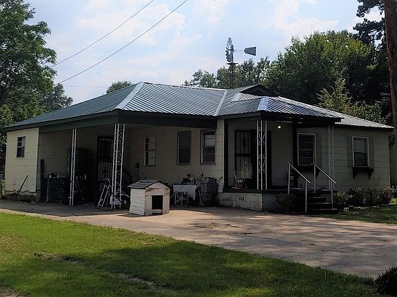 3rd image of 105 Dale Ln