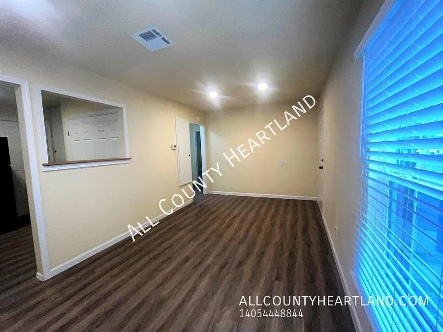 Fall Move In Special $600 Off First Months Rent! — Photo 3