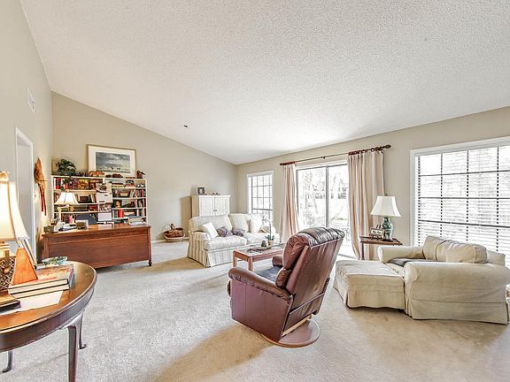 3rd image of 310 Hale Dr