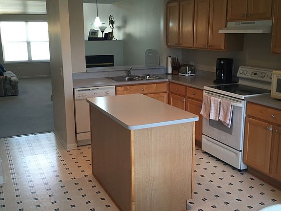 4th image of 39464 Springwater Dr #27