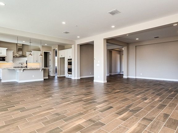 5th image of 3617 W Tanglewood Dr
