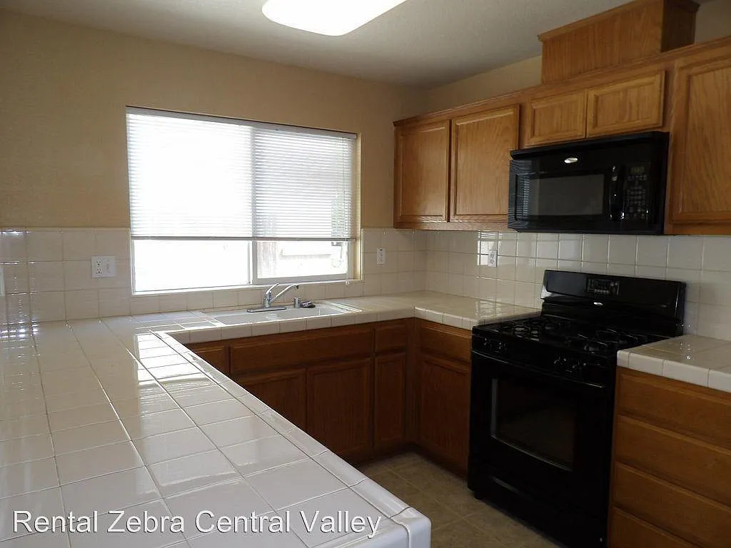 4379 Mathias Way photo 1