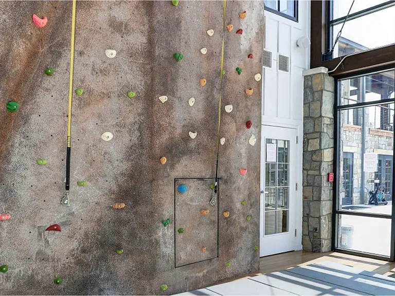 32 Bleeker Pl — Photo 3