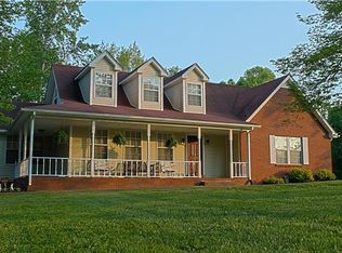255 Biggs Rd, Cottontown, TN 37048