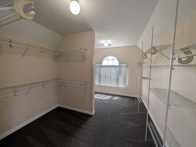1090 E Case Blvd — Photo 31