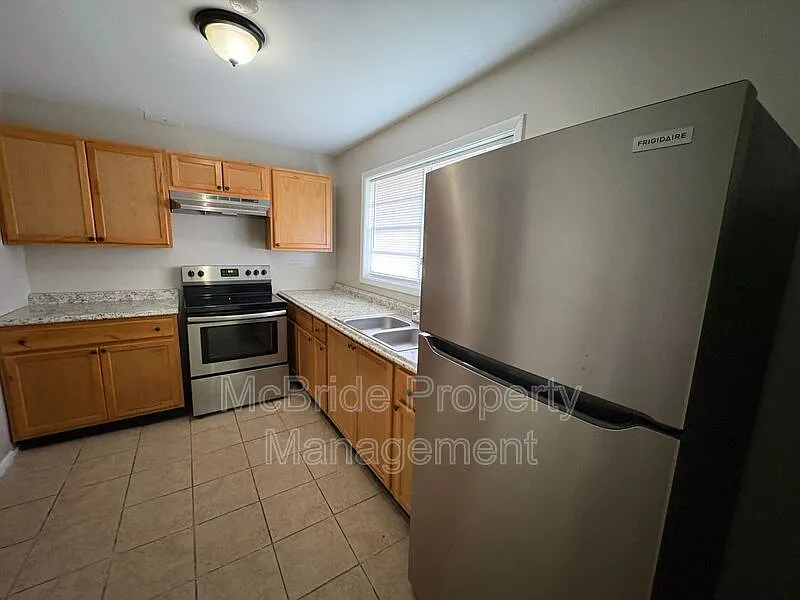 3 bed, 2.0 bath, 1056 sqft, $1,250 — Photo 4