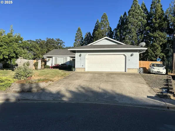 660 SE Mimosa Ct, Winston, OR 97496
