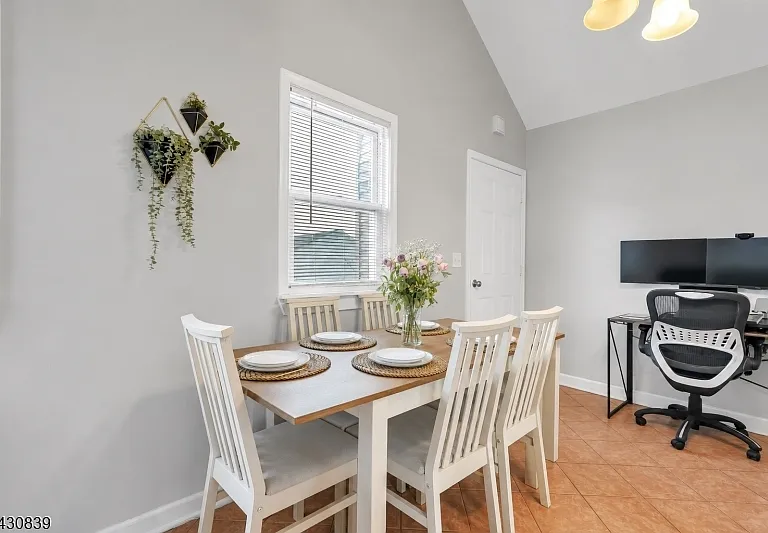 108 Ottawa Ave #2 — Photo 8