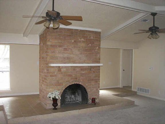 2nd image of 2305 Pembroke St