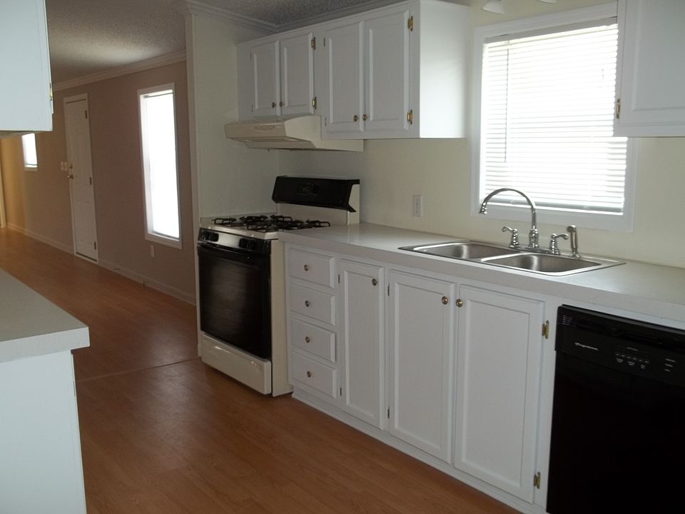 2nd image of 175 Lauri Cir