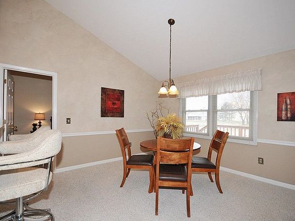 5th image of 8613 Quarterhorse Dr