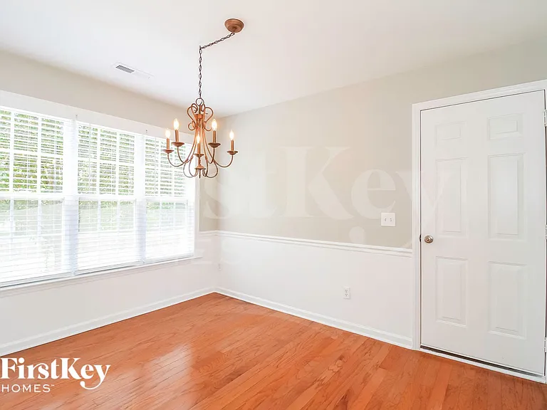 2648 Wynbrook Dr — Photo 5
