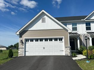 67 Long Bend Dr, Carlisle, PA 17015