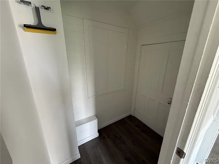 250 W 2nd St #3 — Photo 6