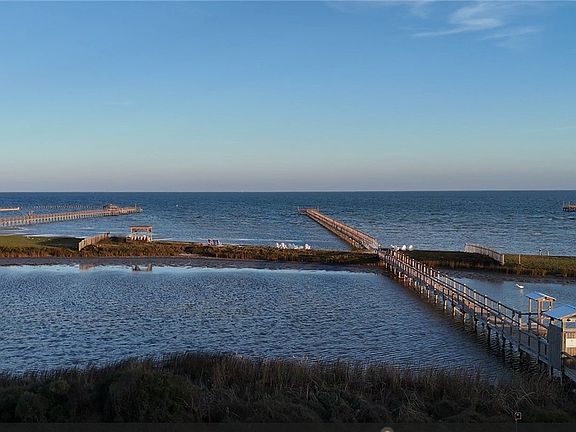 4th image of 406 Sailhouse Way
