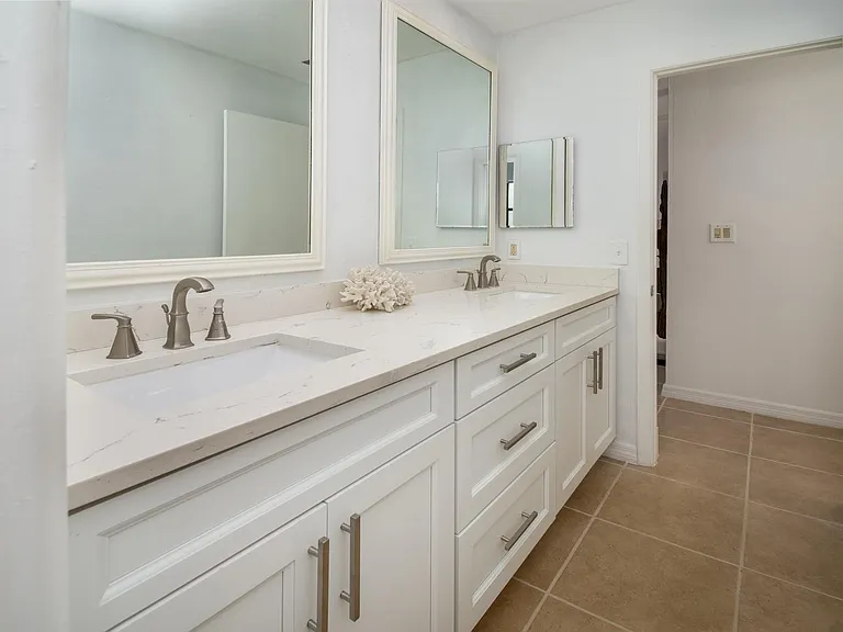 2504 Hibiscus Dr — Photo 22