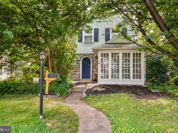 217 Rock Glen Rd, Wynnewood, PA 19096