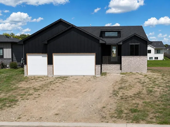 5758 N Edwards St, Wichita, KS 67204