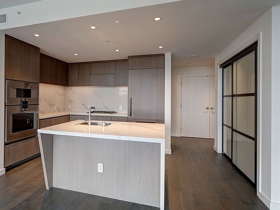 4th image of 188 Bellevue Way NE #1004