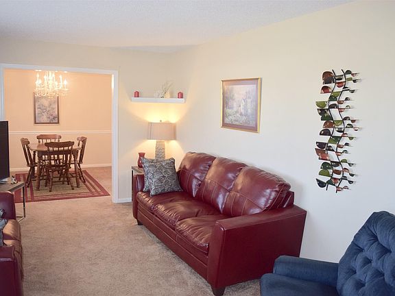 3rd image of 8021 Trailwood Ln