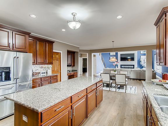 5th image of 677 Wild Rose Cir