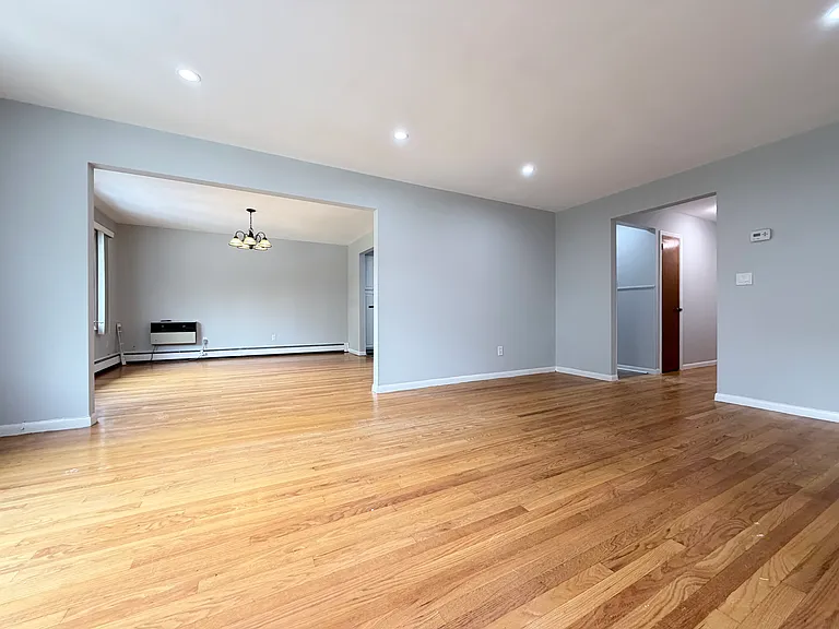 1229 Inwood Ter #2 — Photo 9