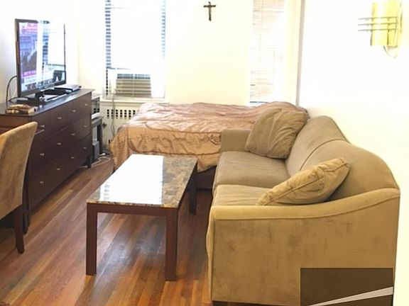 2nd image of 448 E 87th St APT 4D