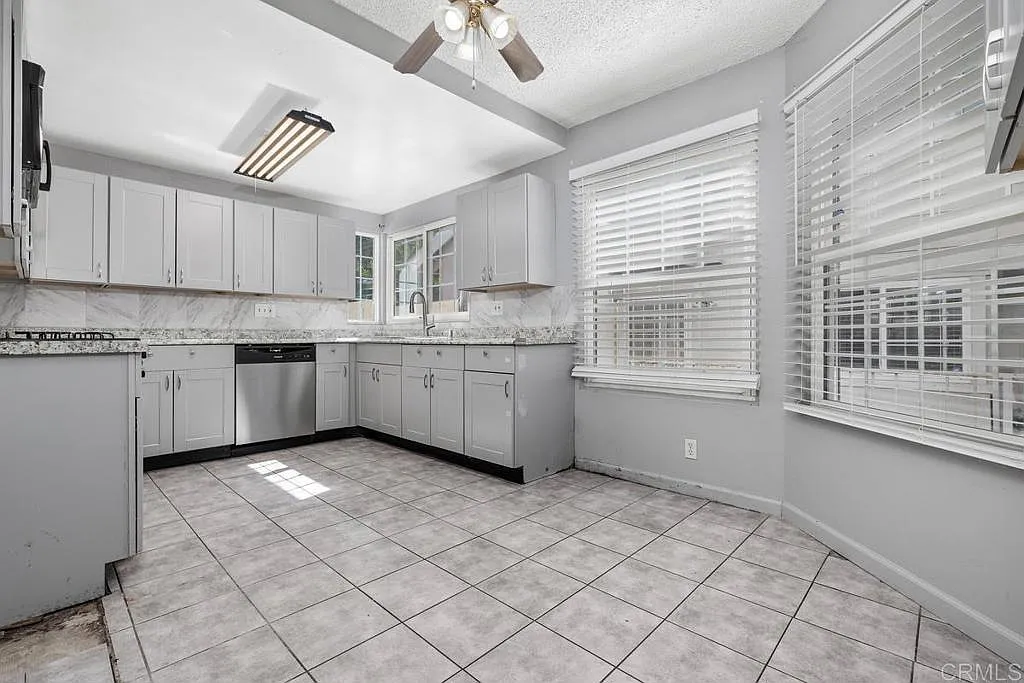5 bed, 1700 sqft, $4,300 — Photo 3