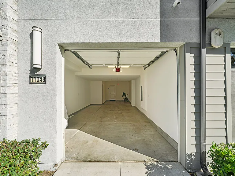 11048 Luminate Dr — Photo 27
