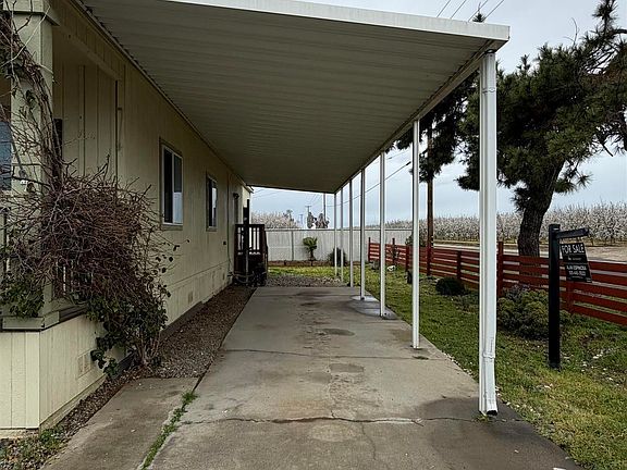 3rd image of 4449 S Carpenter Rd #C1