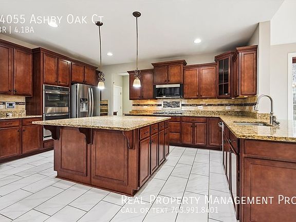 3rd image of 24055 Ashby Oak Ct