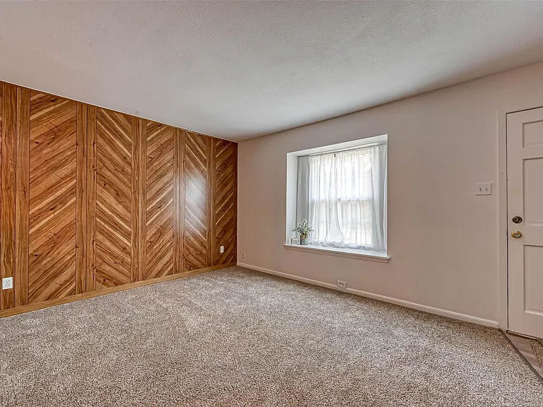 1911 Sherwood Forest St #9 — Photo 6