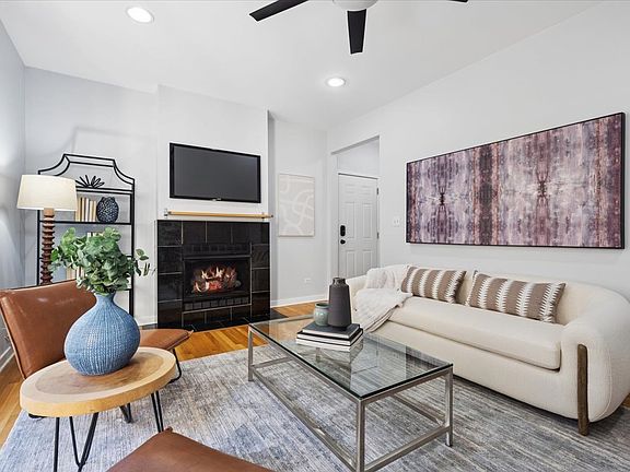 2nd image of 3012 W Addison St APT 3N