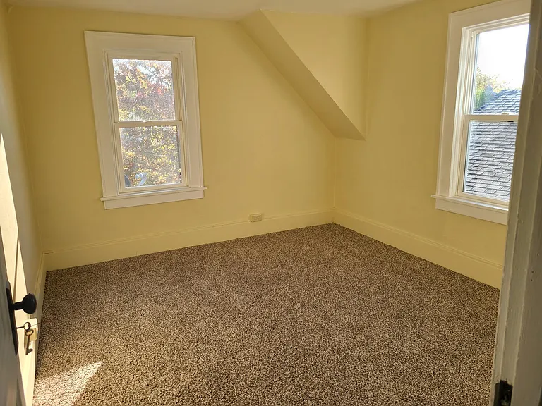 1121 Diamond Ave — Photo 16
