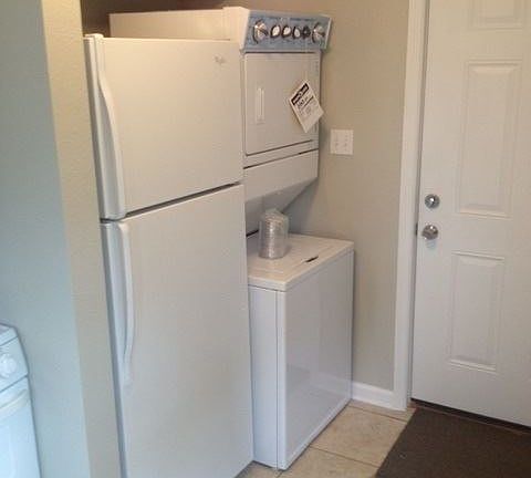 5th image of 2270 Saxon St