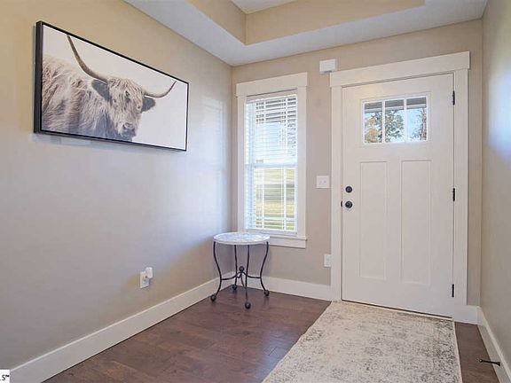 5th image of 302 Hallie Olivia Dr