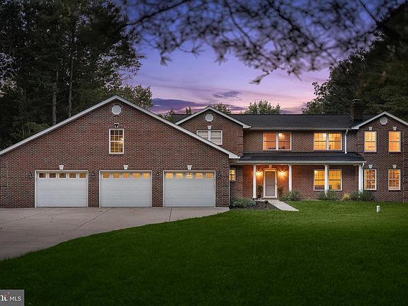 2nd image of 3045 Holland Cliffs Rd
