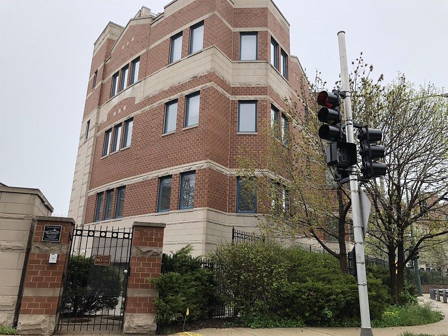 1st image of 7738 N Sheridan Rd APT 1L