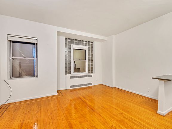 4th image of 113 E 31st St APT 4B