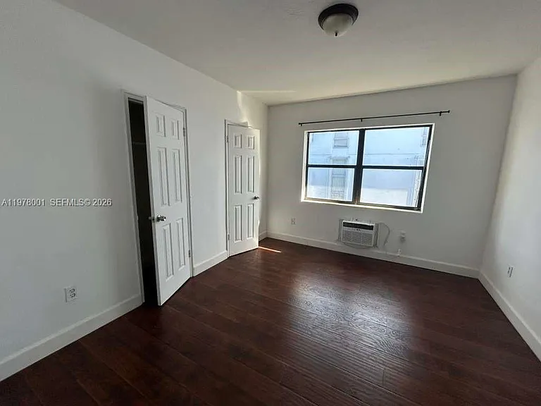 8321 Crespi Blvd #7 — Photo 8