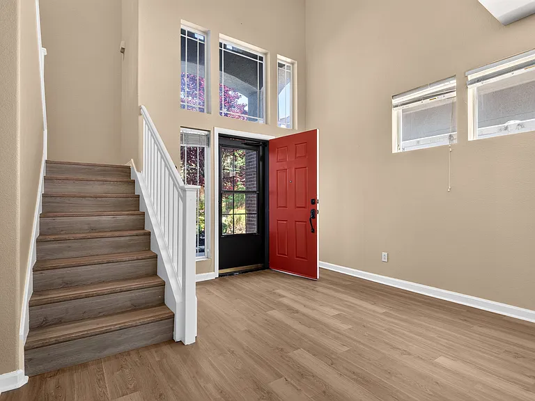 5230 Bay St — Photo 5