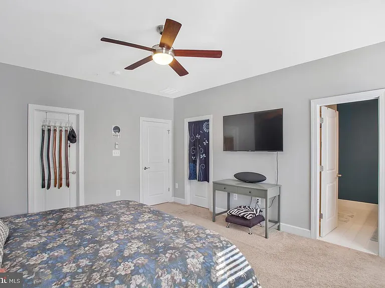 130 Capital Ct — Photo 23