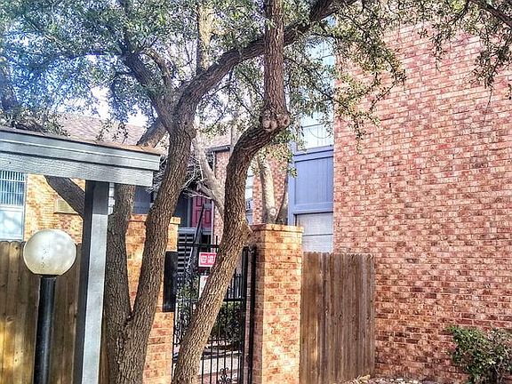 2nd image of 604 NW 15th St APT 16